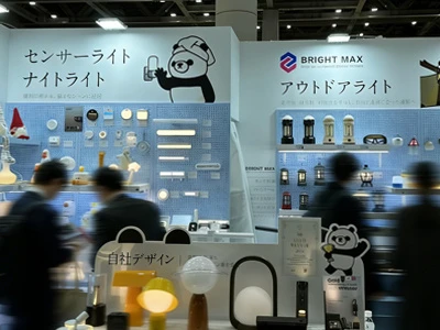 Svetli Max|Tokyo Gift Show s pomenljivim dialogom in vpogledom v trg